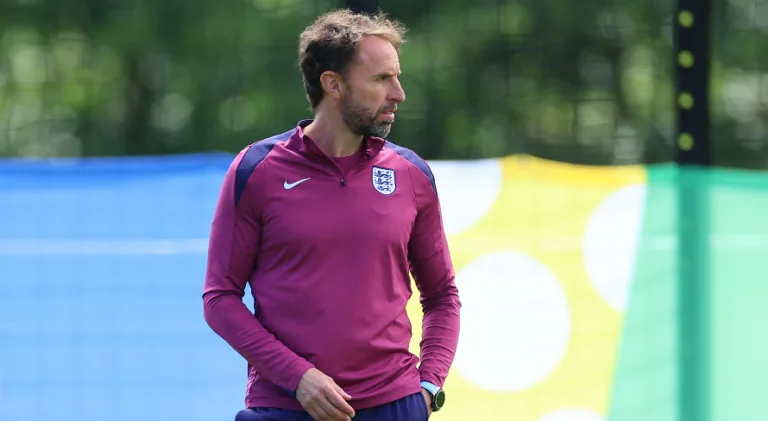 Gareth Southgate pede demissão da seleção da Inglaterra
