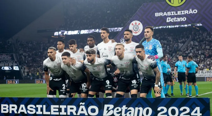 Casagrande aponta único jogador acima da média no Corinthians: “Criativo”