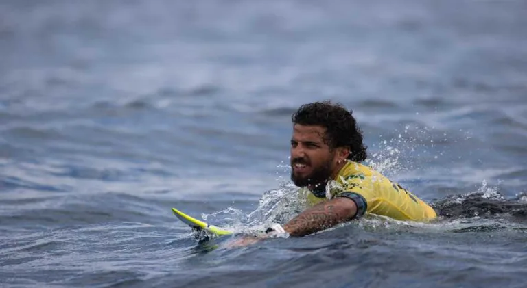 Filipe Toledo, do surfe, busca o equilíbrio para disputar o ouro nas Olimpíadas de Paris