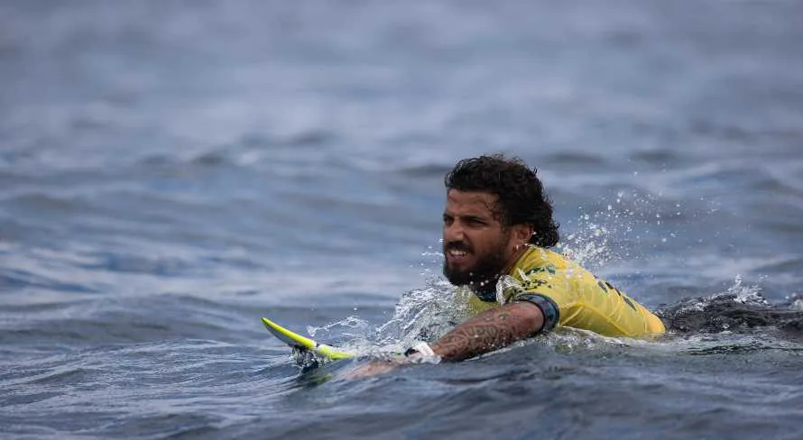 Filipe Toledo, do surfe, busca o equilíbrio para disputar o ouro nas Olimpíadas de Paris