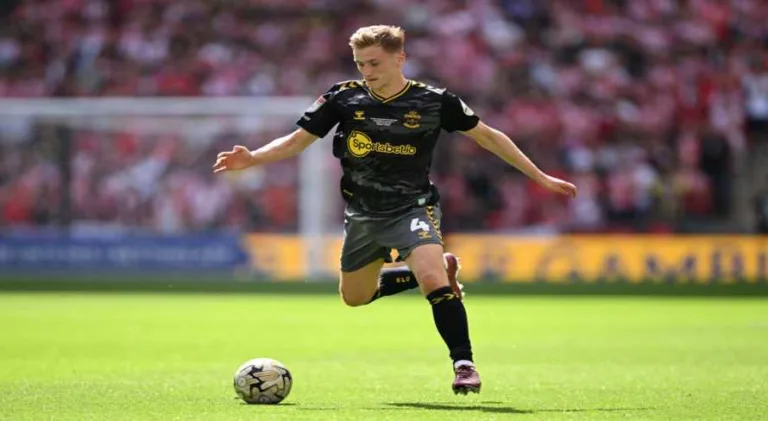 West Ham aceita proposta do Southampton por volante reserva