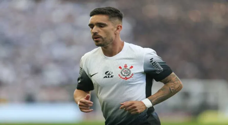 Igor Coronado, do Corinthians, é dúvida para jogo contra o Bahia