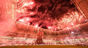 Flamengo abre o placar contra o Atlético-MG após cobrança de falta; assista