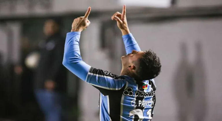Grêmio supera defesa do Palmeiras e marca gol relâmpago no Brasileirão; assista