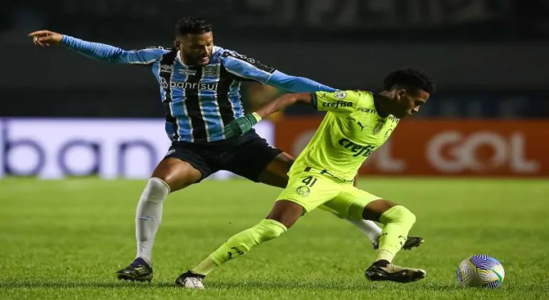 Depois de marcar dois, Grêmio cede o empate ao Palmeiras pelo Brasileirão