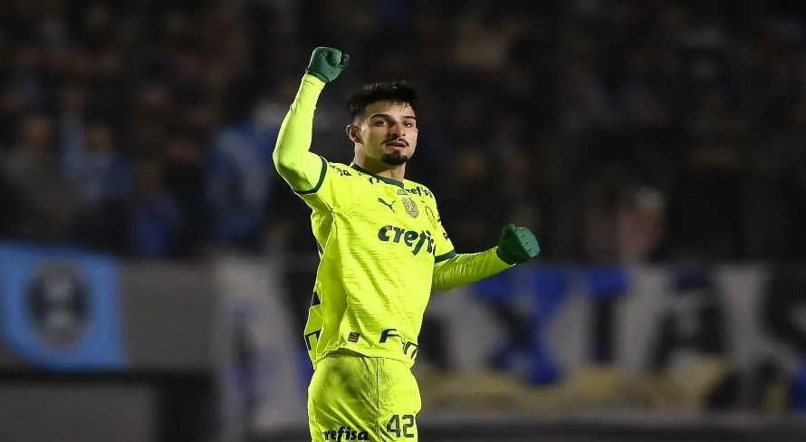 Grêmio amplia, mas cede espaços para o empate do Palmeiras; assista