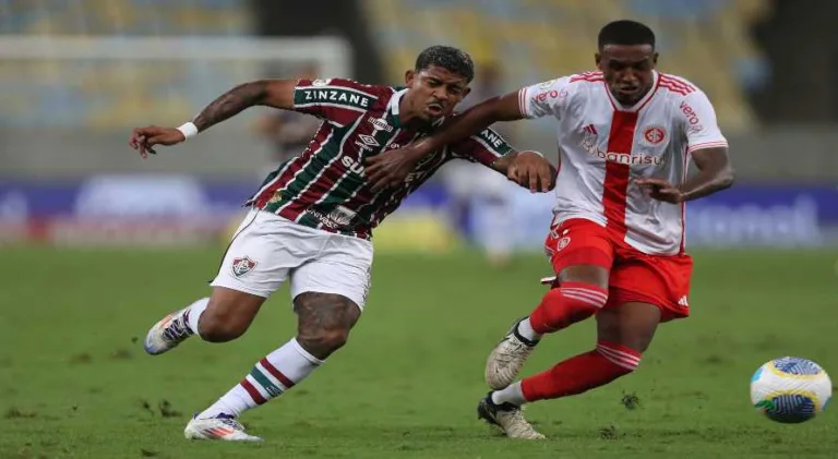 Fluminense empata com o Internacional na estreia de Mano Menezes