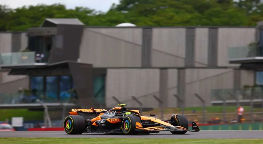 Fórmula 1 hoje: Norris supera Verstappen e crava primeiro tempo no TL2 do GP da Inglaterra