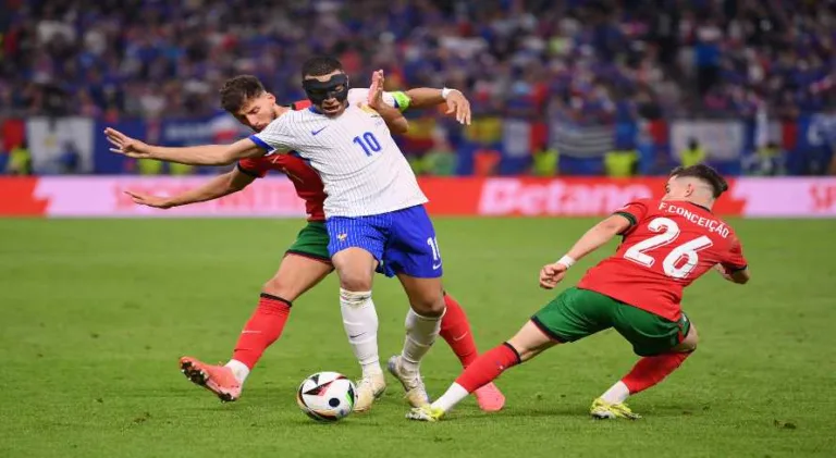 Em jogo acelerado, França supera Portugal nos pênaltis e avança na Eurocopa