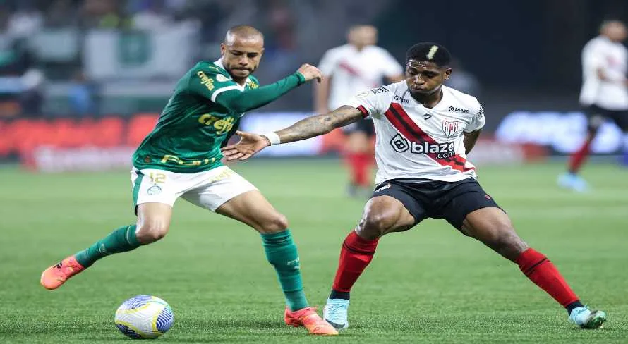 Palmeiras vence o o Atlético-GO e assume liderança do Brasileirão