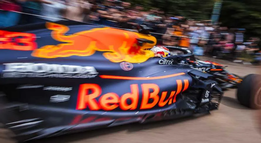 Fórmula 1 hoje: queda de rendimento da Red Bull, alagamento em paddock e mais