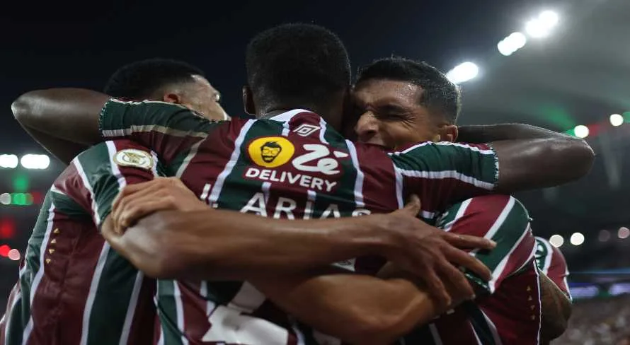 Com gol de Arias, Fluminense vence o Palmeiras e segue fora da lanterna do Brasileirão
