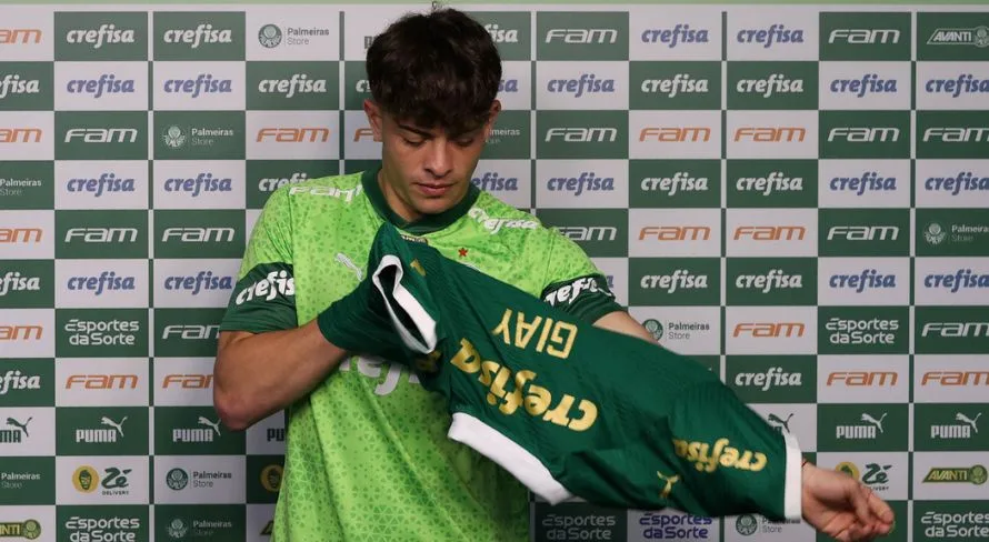 Reforço do Palmeiras exalta Abel Ferreira e manda recado: “Cheguei à seleção” 