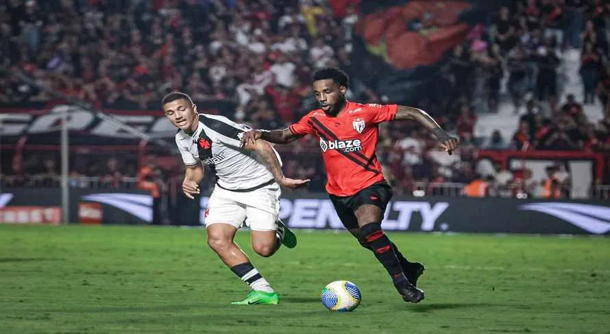 Vasco joga mal, mas arranca empate contra o Atlético-GO na Copa do Brasil