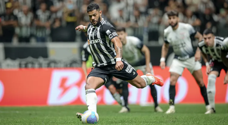 Atlético-MG derrota Corinthians na Arena MRV pelo Brasileirão com dois de Hulk