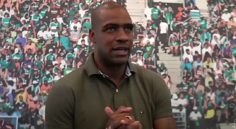 Jaílson elege goleiro diferenciado no futebol brasileiro: “Paredão”