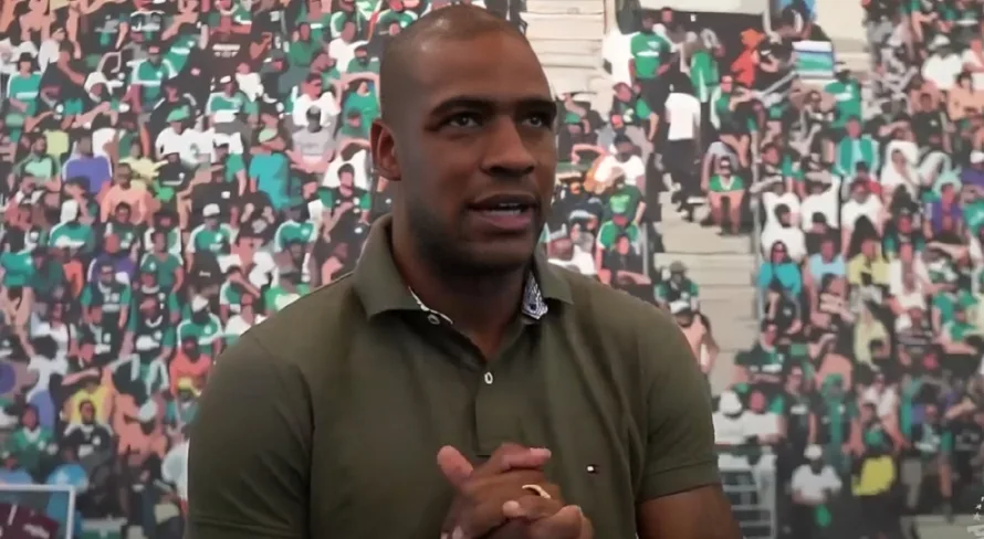 Jaílson elege goleiro diferenciado no futebol brasileiro: “Paredão”