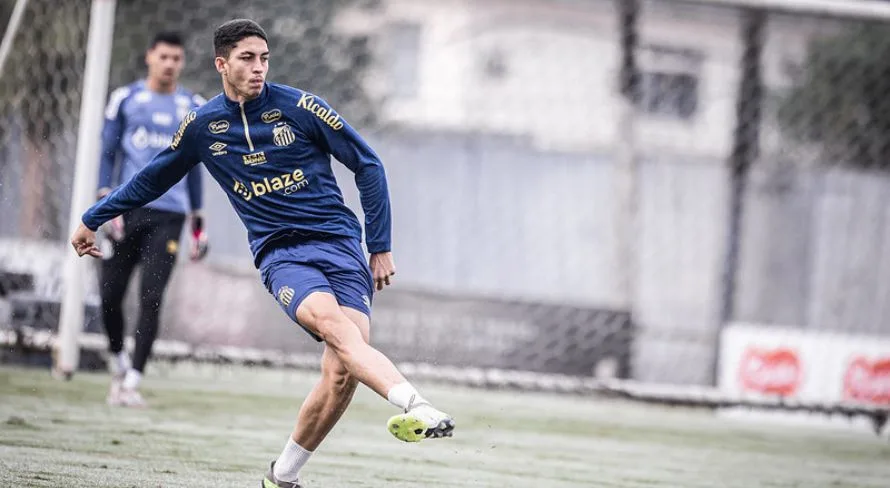 Jair agradece confiança de Carille no Santos e apoio dos torcedores