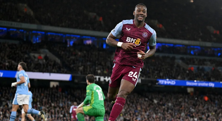 West Ham entra em disputa com Arsenal e Chelsea por atacante do Aston Villa