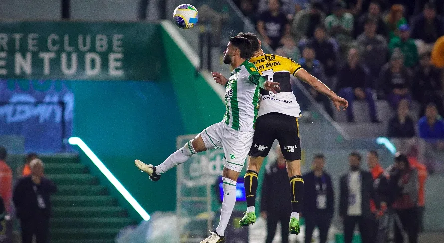 Criciúma bate o Juventude no Brasileirão em noite de Bolasie