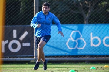 Kannemann pode “virar brasileiro” e facilitar o registro de jogadores no Grêmio