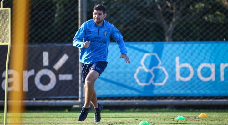 Kannemann pode “virar brasileiro” e facilitar o registro de jogadores no Grêmio Kannemann pode “virar brasileiro” e facilitar o registro de jogadores no Grêmio