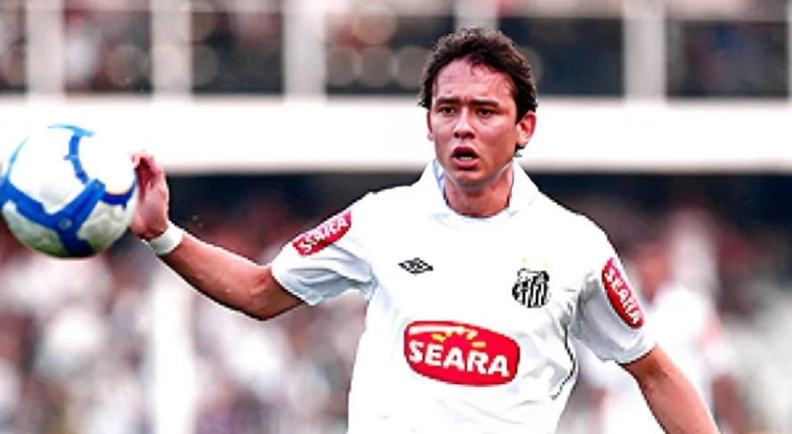 Keirrison lembra parceria com Neymar no Santos e exalta o craque: “Ninguém da geração chegou perto” 