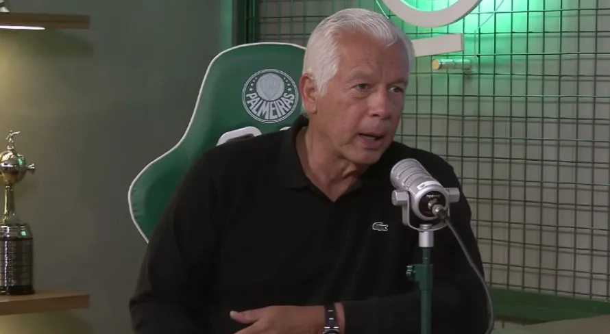 Leão aponta “gênio” no mesmo patamar de Pelé no futebol: “Tem que ser admirado”