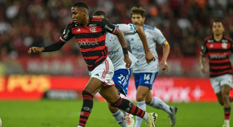 Fábio Luciano alerta torcedores do Flamengo sobre vaias a Lorran: “Sentiu a pancada”