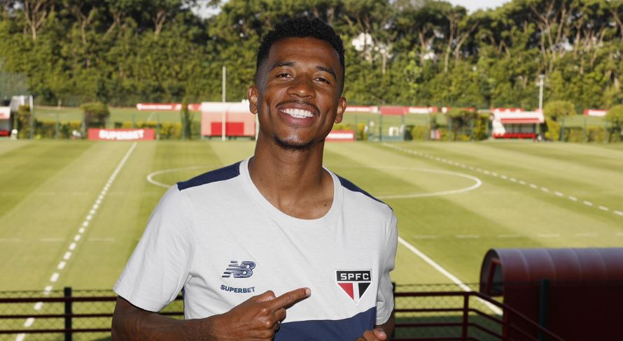 SPFC anuncia a contratação do volante Marcos Antônio