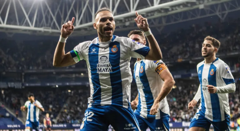 Fortuna de atacante do Brasileirão poderia comprar Grêmio, Vasco e Botafogo; entenda