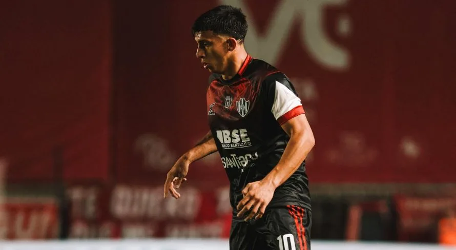 Corinthians descarta negociação de atacante do Lanús; entenda