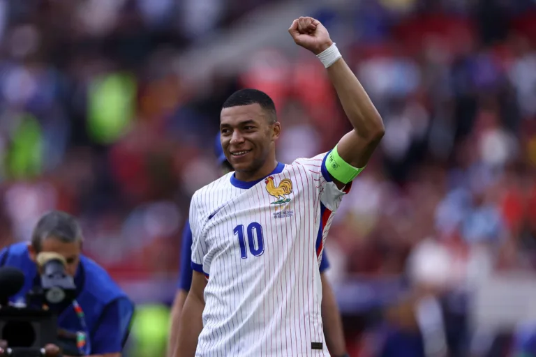 Com apenas um gol em cinco partidas, veja odds para Mbappé “desencantar” na Eurocopa