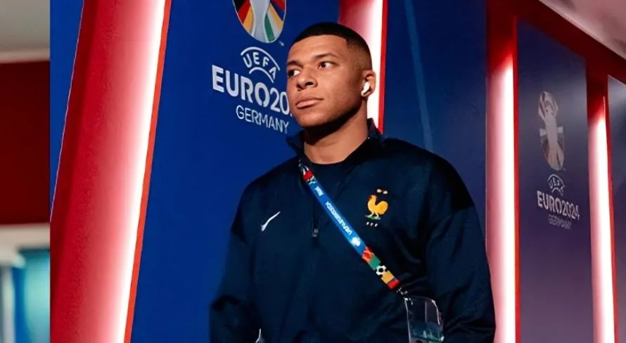 Mbappé é questionado sobre comparação entre Eurocopa e Copa do Mundo e responde