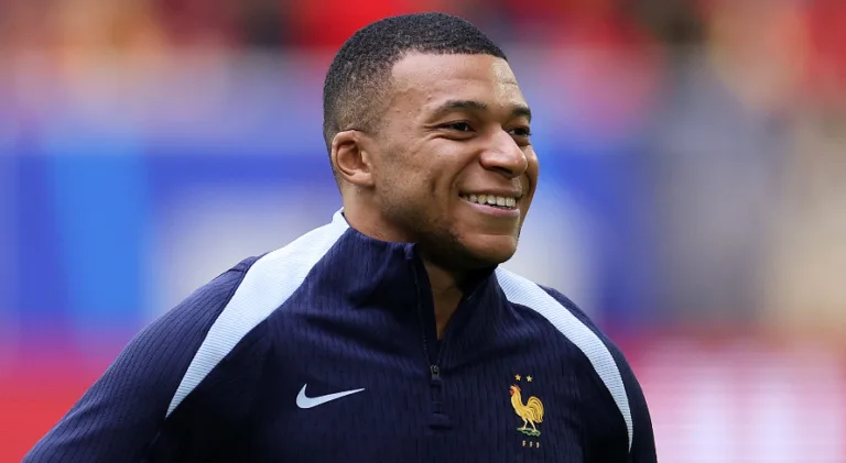 Mbappé e Endrick são colocados em site do Real Madrid, mas detalhe chama atenção