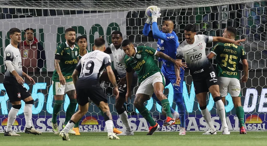 Jogador do Brasileirão elogia atacantes de Palmeiras e Corinthians: “Verdadeiros talentos”