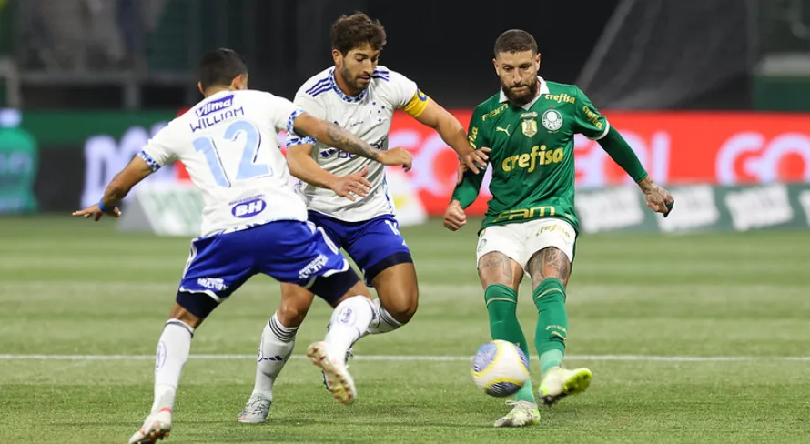 Oliveira Andrade detona lance que anulou gol do Cruzeiro contra o Palmeiras: “Precisa ter personalidade”