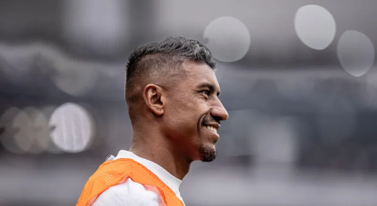 Ex-Corinthians, Paulinho rejeita times da Série B e busca novos mercados