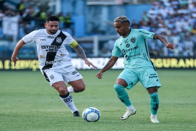 Paysandu vence Ponte Preta em jogo marcado por expulsão bizarra