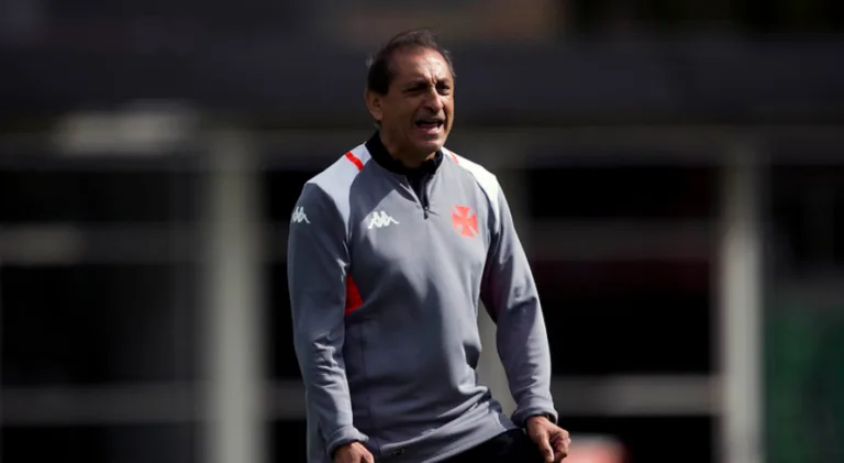 André Hernan aborda ultimato de Ramón Díaz no Corinthians