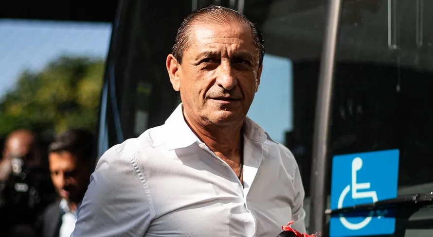 Corinthians se aproxima de técnico argentino ex-Vasco, informa Merlo