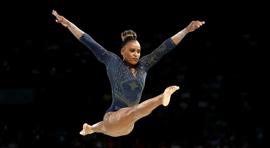 Rebeca Andrade e Simone Biles empatam em desempenho nas Olimpíadas; confira os números