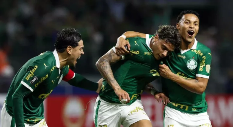 Kleber Gladiador aponta jogador que não pode ser banco no Palmeiras: “É diferente”