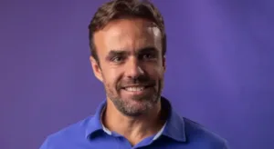 Roger Flores defende convocação de atletas do Brasileirão para a seleção