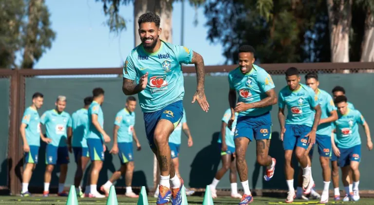 Seleção brasileira abre treino e Dorival Júnior define time hoje para jogo decisivo contra a Colômbia