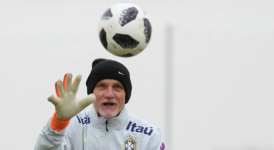 Revista inglesa ignora Taffarel e Rogério Ceni ao eleger melhores goleiros da história