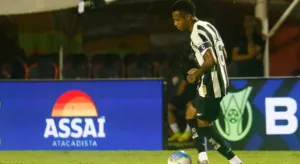 Justiça dá três dias para Botafogo pagar dívida com SPFC por contratação de Tchê Tchê em 2022