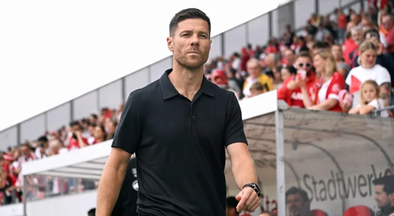 Técnico do Bayer Leverkusen, Xabi Alonso exalta rival da Bundesliga: “Um dos melhores da Europa”