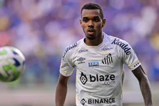 Lucas Pires, do Santos