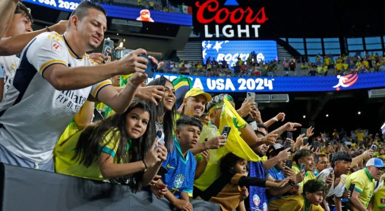 Torcedores brasileiros elegem seleção para torcer na Copa América